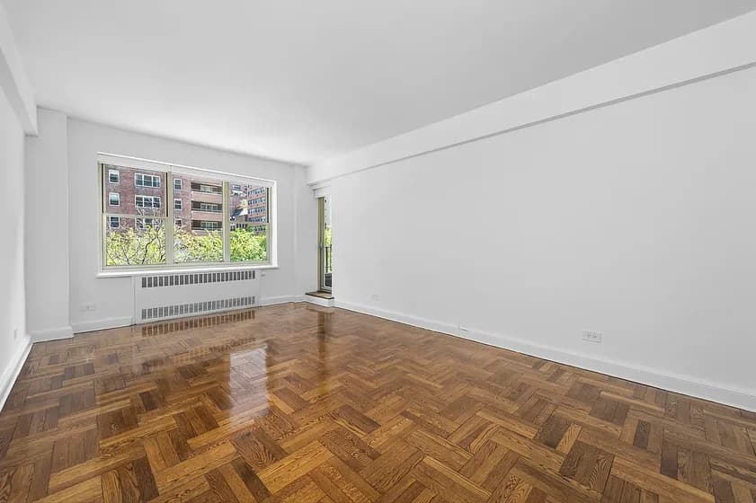 40 Park Avenue #4C, Manhattan, NY 10016 apartment_living_room 1