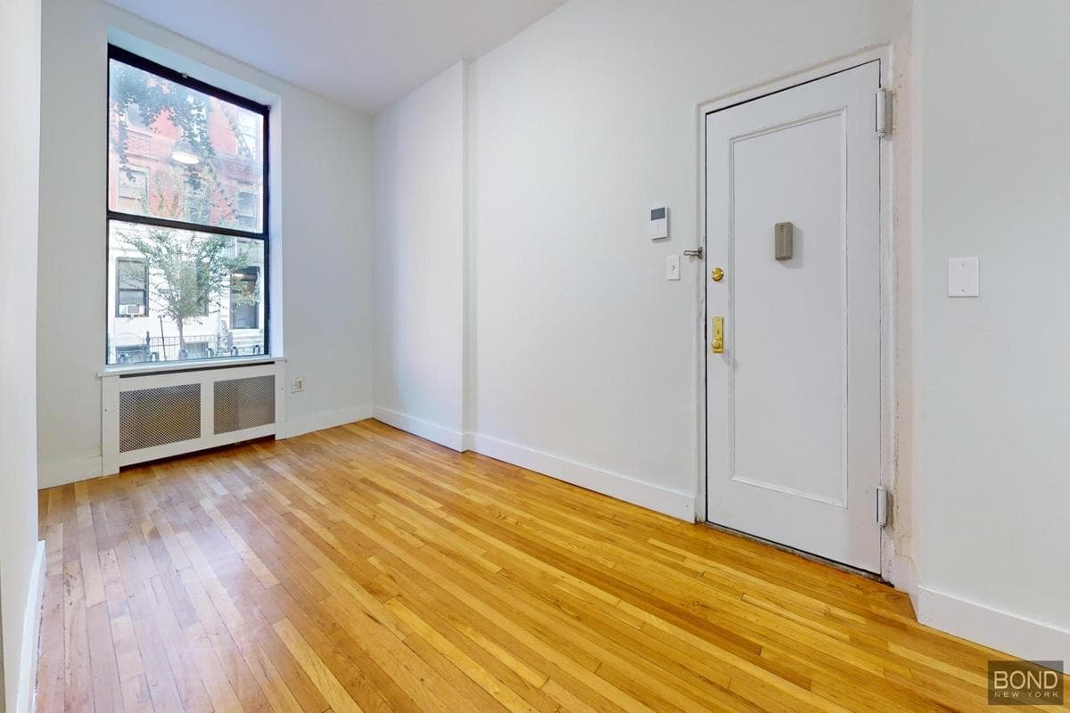346 West 47 Street #1D, Manhattan, NY 10036