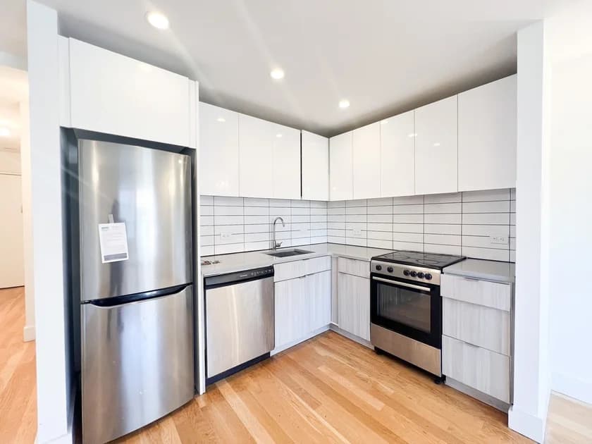 4300 Broadway #5-F, Manhattan, NY 10033 apartment_kitchen 1