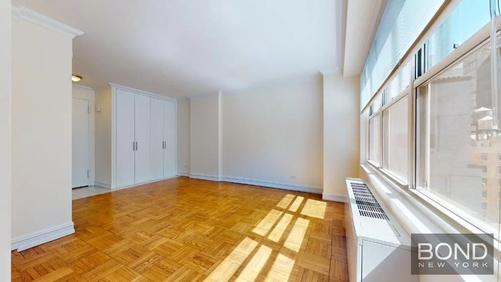 888 8 Avenue #20U, Manhattan, NY 10019 1