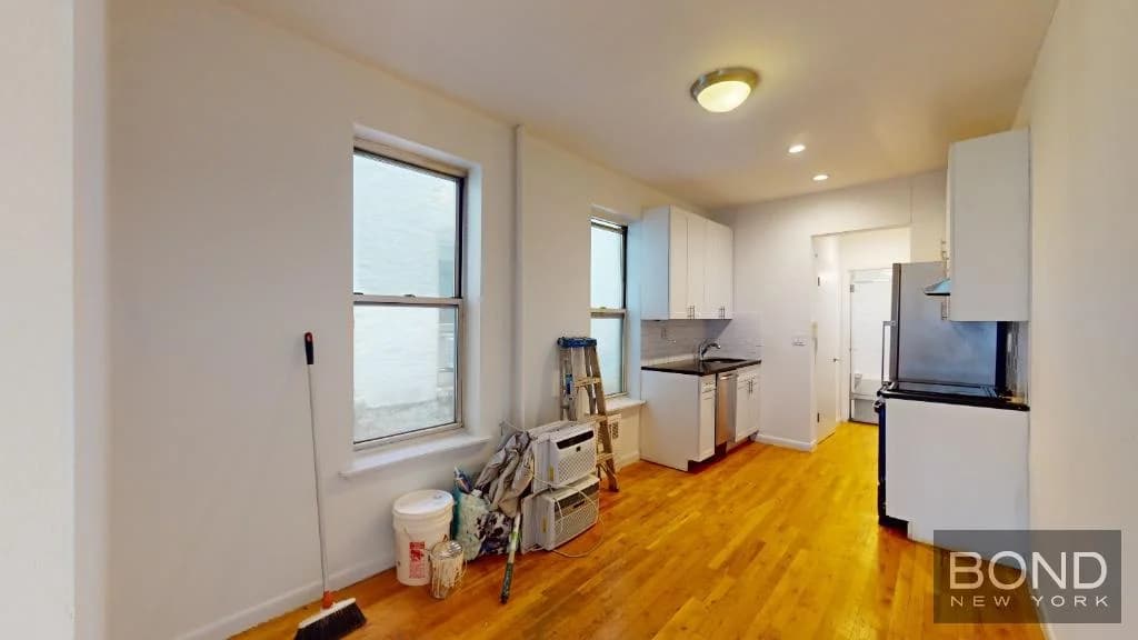 26 King Street #18, Manhattan, NY 10014 apartment_kitchen 1