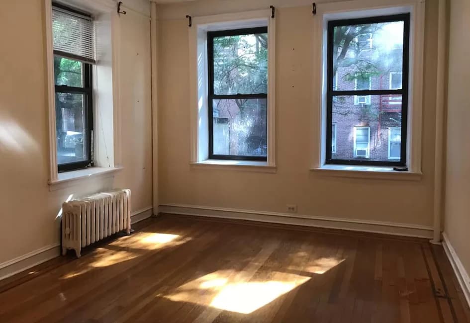 583 West 215 Street #A5, Manhattan, NY 10034 apartment_bedroom_room 1