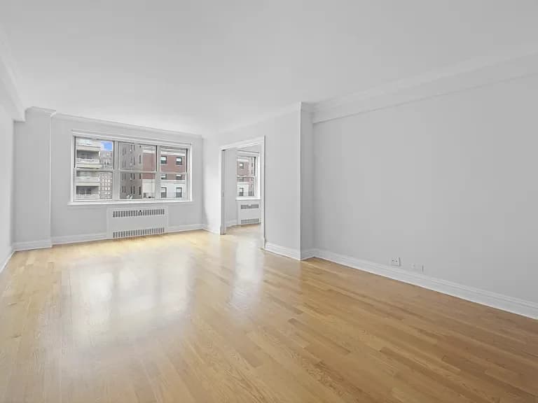 41 Park Avenue #12C, Manhattan, NY 10016 apartment_living_room 1