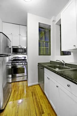 358 W 45 St #C, Manhattan, NY 10036