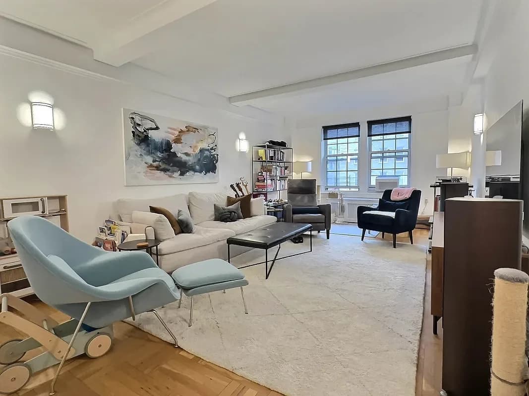 300 West 94 Street #11B, Manhattan, NY 10025 apartment_living_room 1