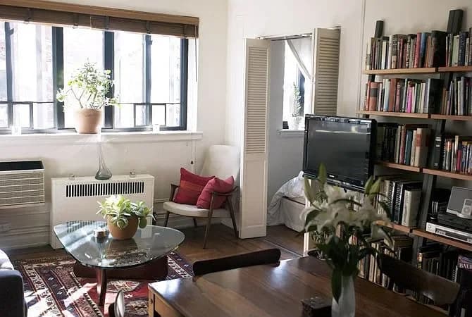 31 Mac Dougal Street #3-G, Manhattan, NY 10014 apartment_living_room 1