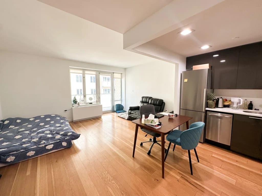 41-29 24 St #9A, Queens, NY 11101 1