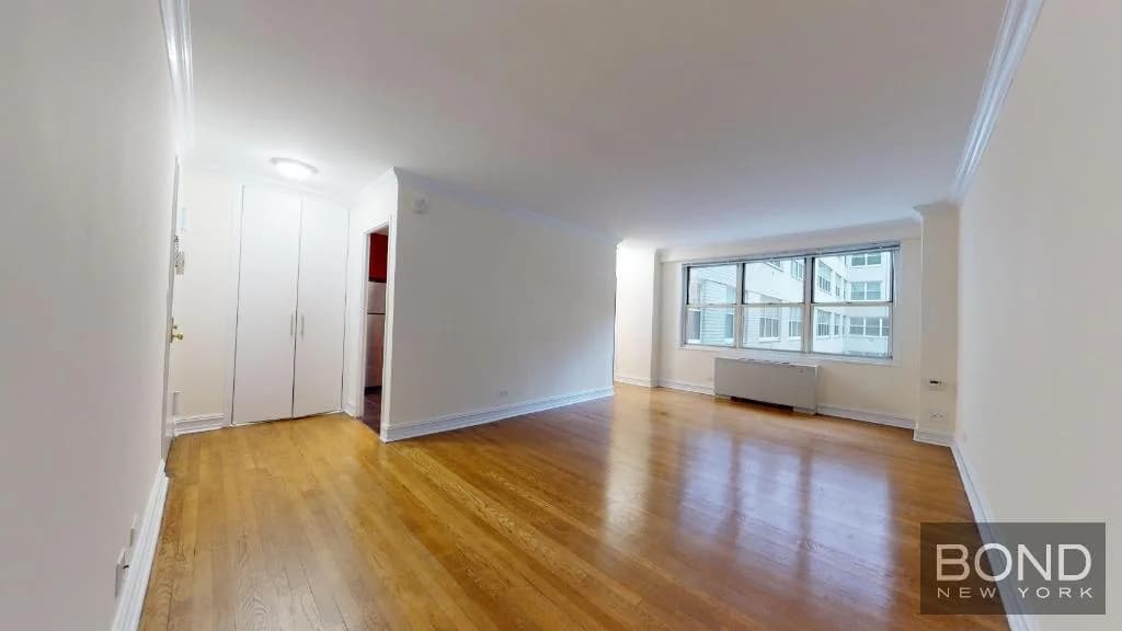 888 8 Avenue #7A, Manhattan, NY 10019 1