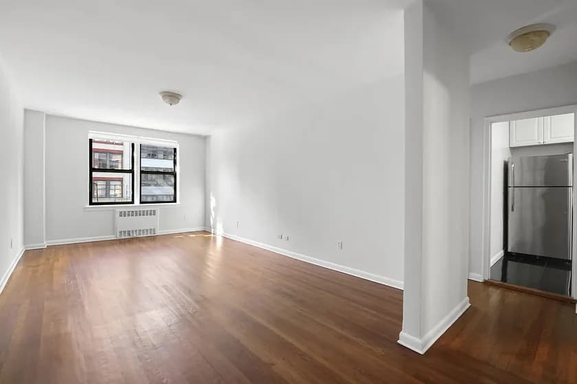 108 West 15 Street #4G, Manhattan, NY 10011 apartment_living_room 1