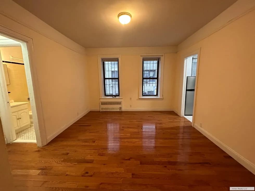 325 West 71 Street #1B, Manhattan, NY 10023 1