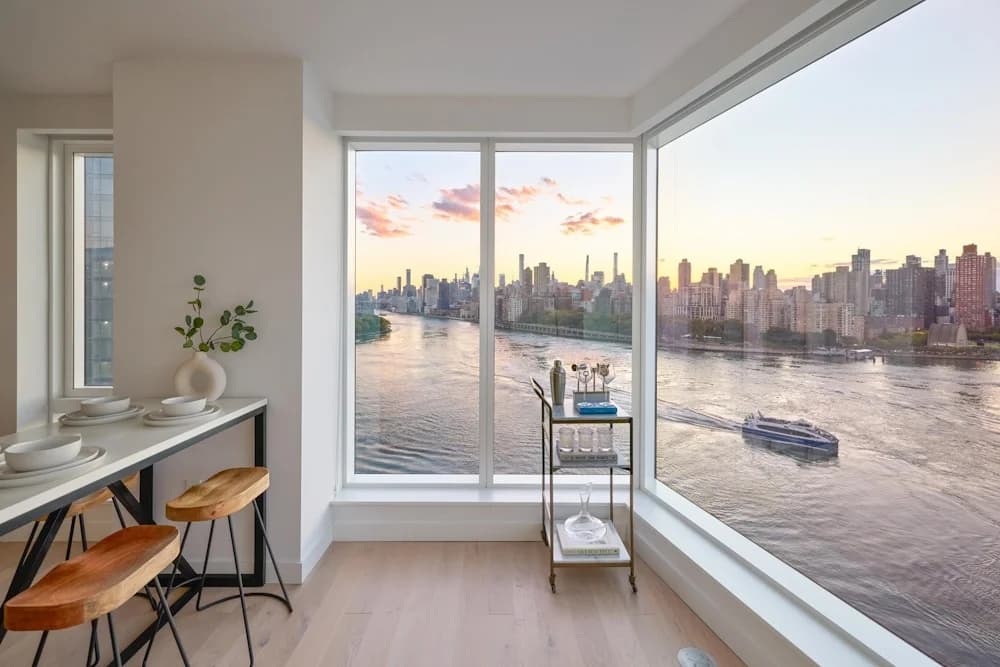 20 Halletts Point #2610, Queens, NY 11102 1