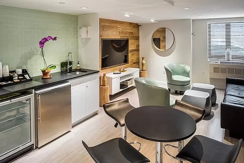 26-38 21 Street #2H, Queens, NY 11102 apartment_living_room 1