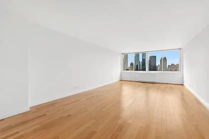 800 5 Avenue #31F, Manhattan, NY 10065