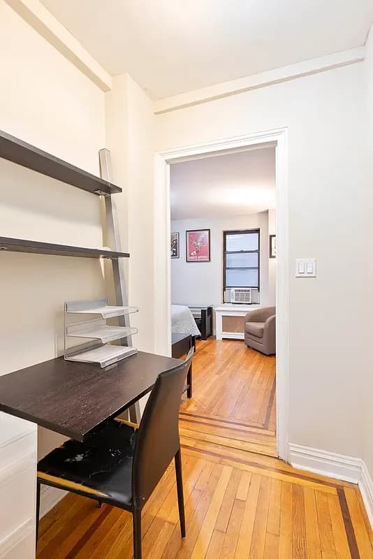 142 East 49 Street #3D, Manhattan, NY 10017 apartment_living_room 1