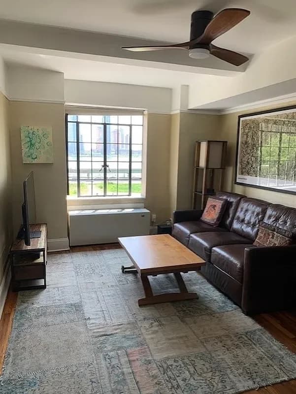 5 Tudor City Place #A12, Manhattan, NY 10017 apartment_living_room 1
