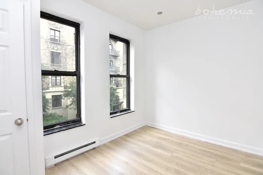 4 W 108 St #6, Manhattan, NY 10025 apartment_living_room 1