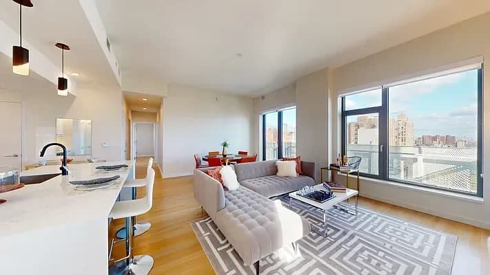 515 East 86 St #PH1, Manhattan, NY 10128 apartment_living_room 1