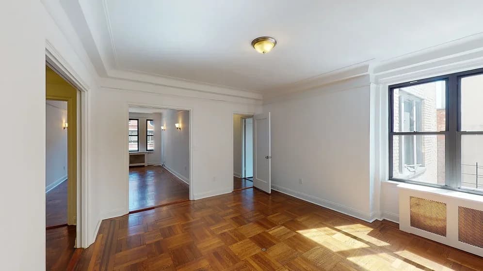 222 West 83 Street #11C, Manhattan, NY 10024 apartment_living_room 1