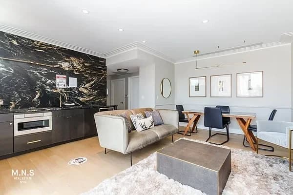 250 West 19 Street #5M, Manhattan, NY 10011 apartment_living_room 1