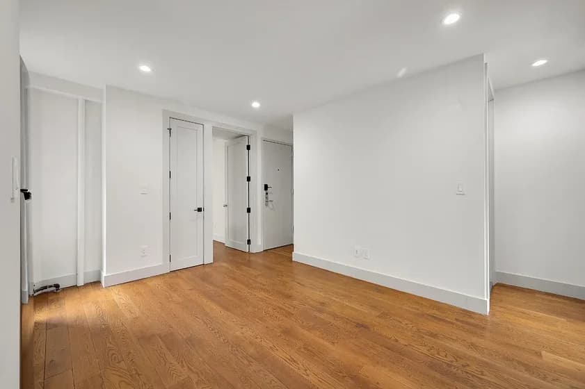 629 East 5 Street #05, Manhattan, NY 10009 apartment_living_room 1