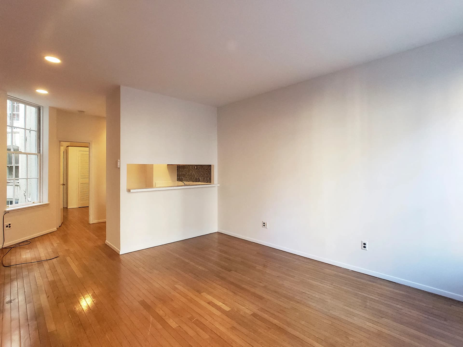 324 East 81 Street #3FE, Manhattan, NY 10028 apartment_living_room 1