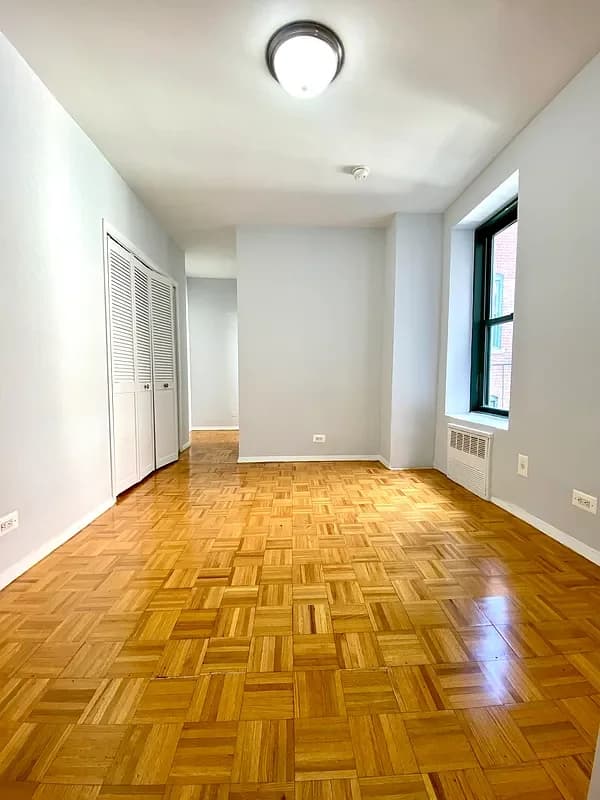 510 East 79 Street #6E, Manhattan, NY 10075 apartment_living_room 1