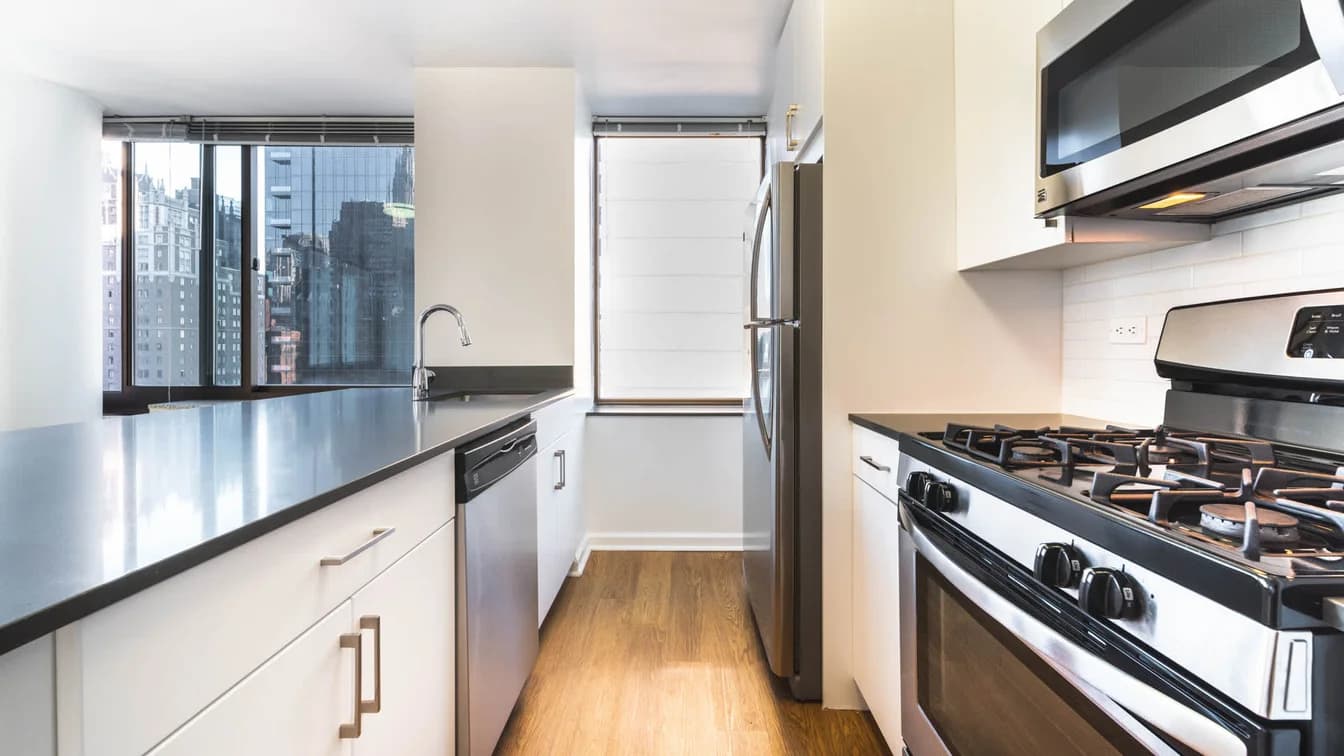 300 East 39 Street #16H, Manhattan, NY 10016 1