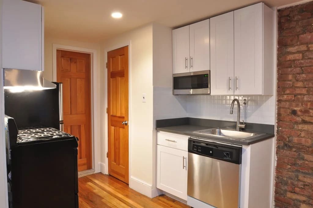 98 Christopher Street #15, Manhattan, NY 10014 1