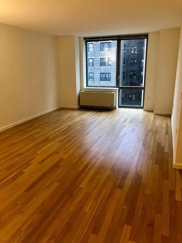 1 Morningside Drive #710, Manhattan, NY 10025 apartment_living_room 1