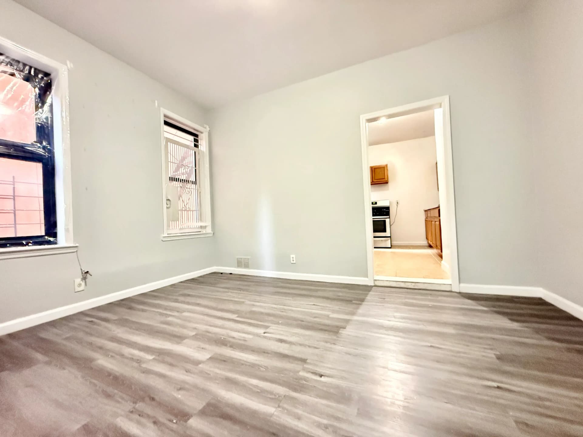 507 West 171 Street #43, Manhattan, NY 10032 apartment_living_room 1