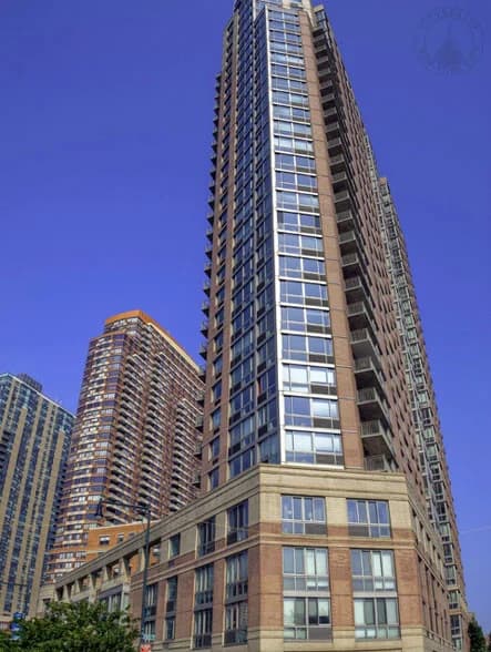 2-01 50 Ave #P3G, Queens, NY 11101 1