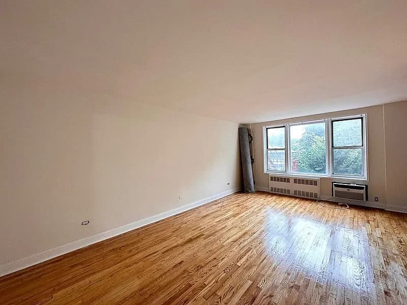 182-30 Wexford Terrace #4A, Queens, NY 11432 apartment_living_room 1