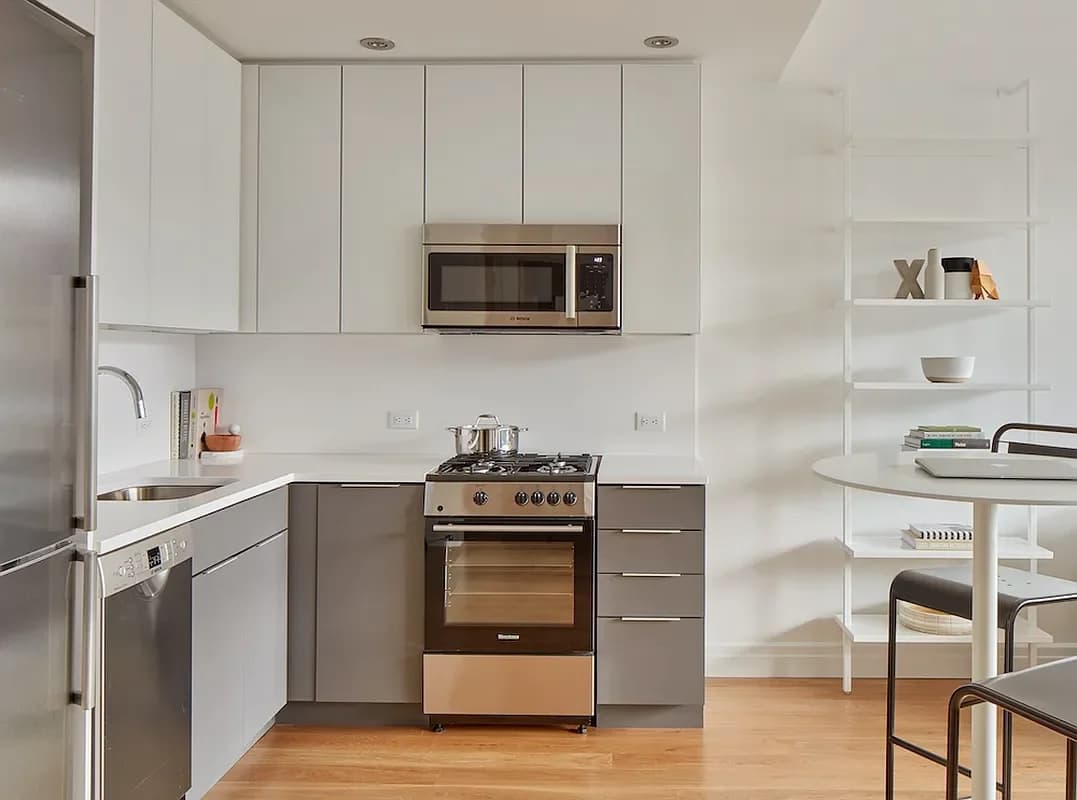 325 Kent Avenue #756, Brooklyn, NY 11249 apartment_kitchen 1