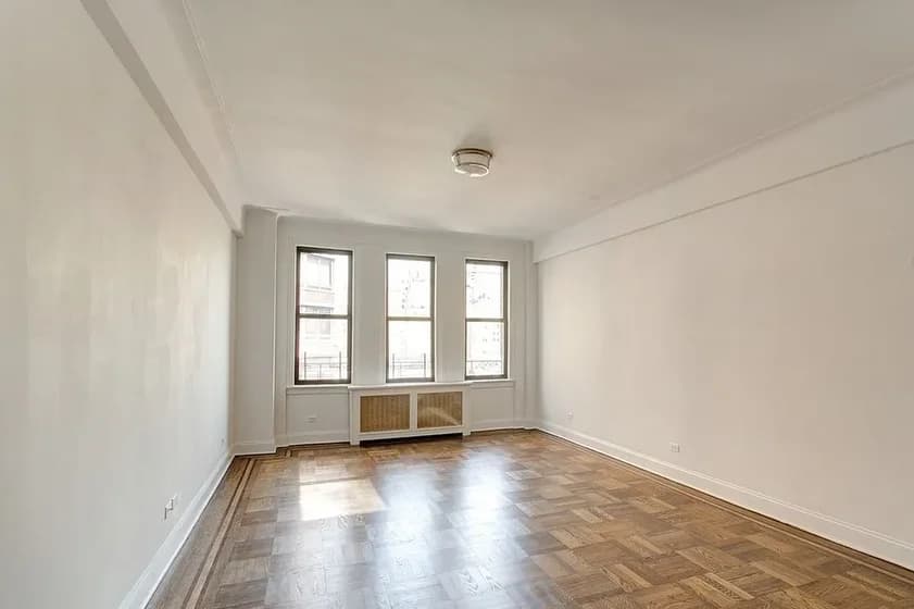 222 West 83 Street #8C, Manhattan, NY 10024 apartment_living_room 1
