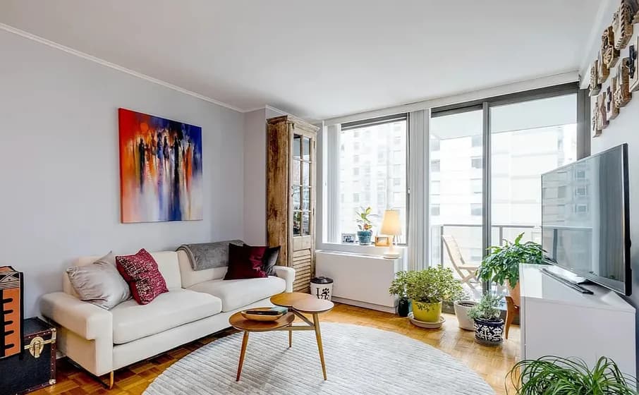 161 West 61 Street #9B, Manhattan, NY 10023 apartment_living_room 1