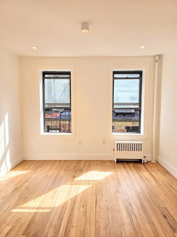 43 West 16 Street #6F, Manhattan, NY 10011 apartment_living_room 1