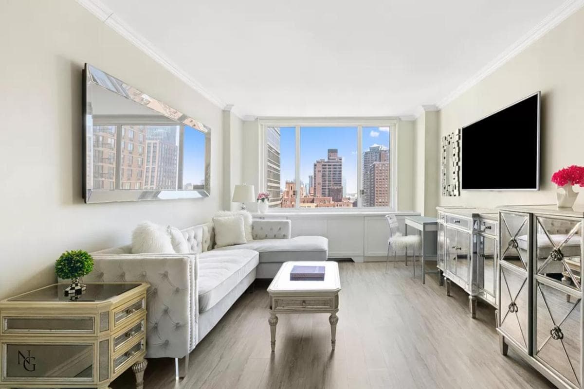 243 East 54 Street #21L, Manhattan, NY 10022