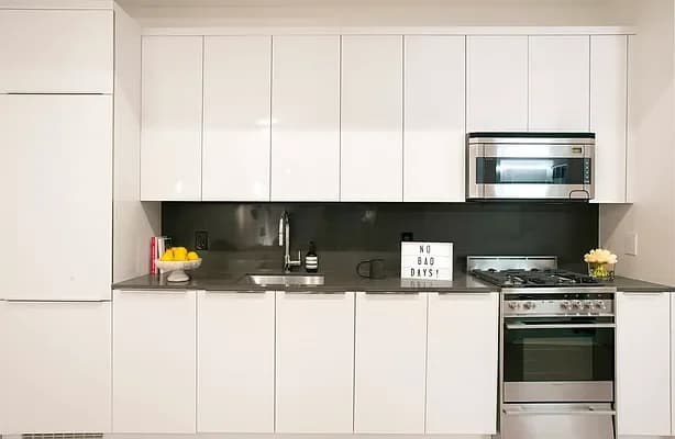 180 Water Street #2107, Manhattan, NY 10038 apartment_kitchen 1