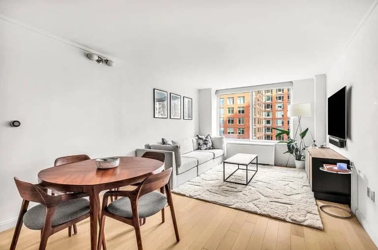 212 Warren Street #10, Manhattan, NY 10282 1