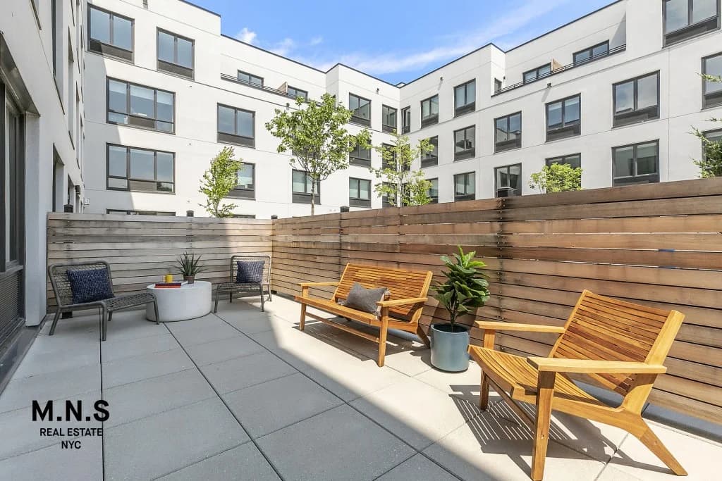 10 Troutman Street #427, Queens, NY 11385 1