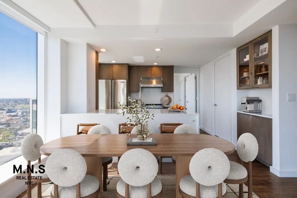 22-44 Jackson Ave #920, Queens, NY 11101 1