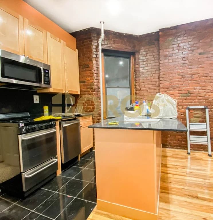 40 Clinton Street #1B, Manhattan, NY 10002 1