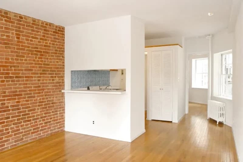227 East 96 Street #4RW, Manhattan, NY 10128 apartment_living_room 1