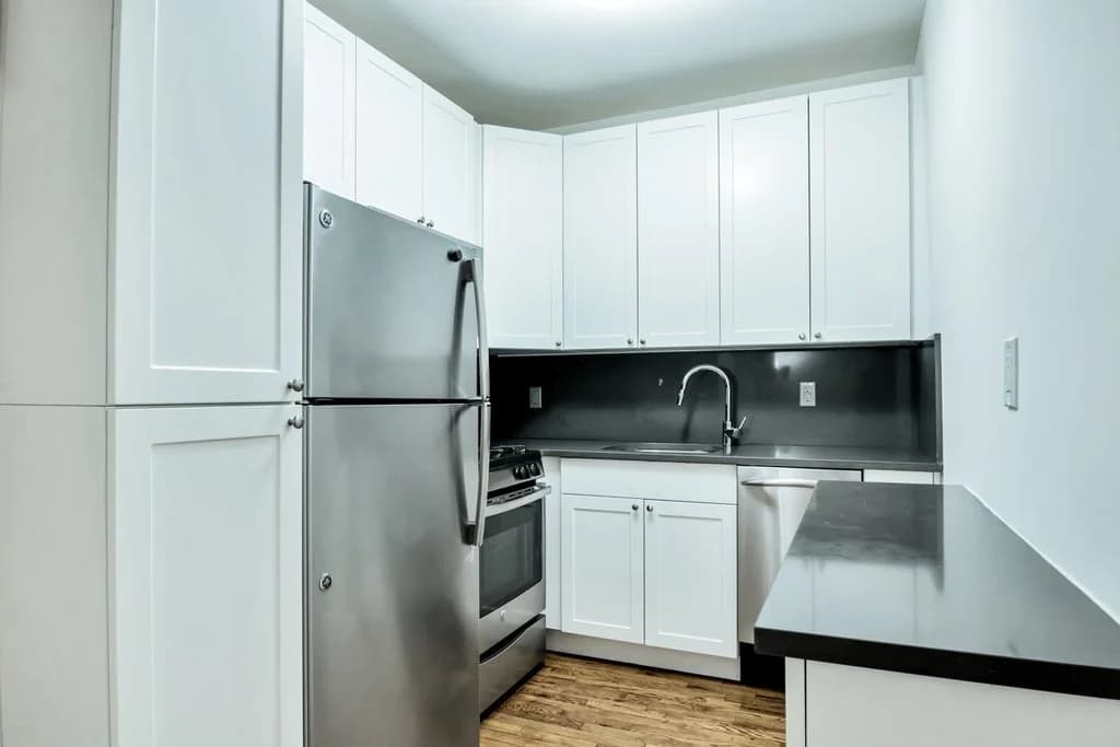 226 East 25 Street #3D, Manhattan, NY 10010 1