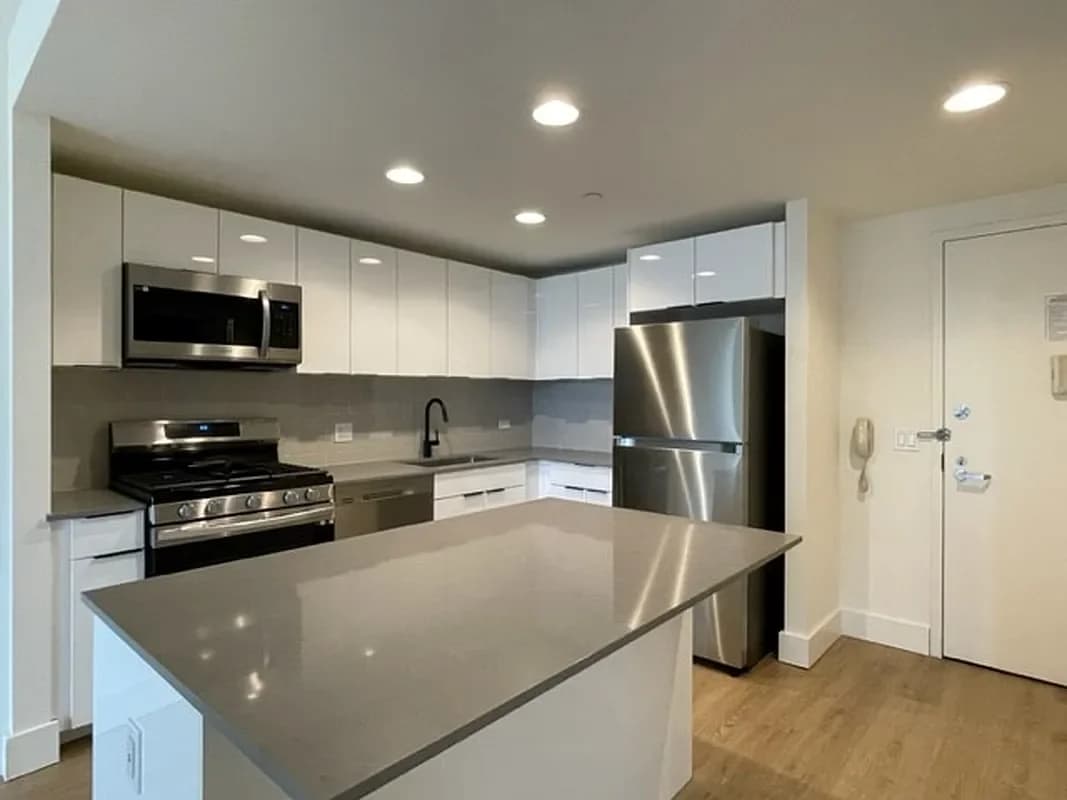 1 Morningside Drive #812, Manhattan, NY 10025 apartment_kitchen 3