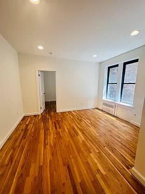 315 East 84 Street #20, Manhattan, NY 10028 apartment_living_room 1