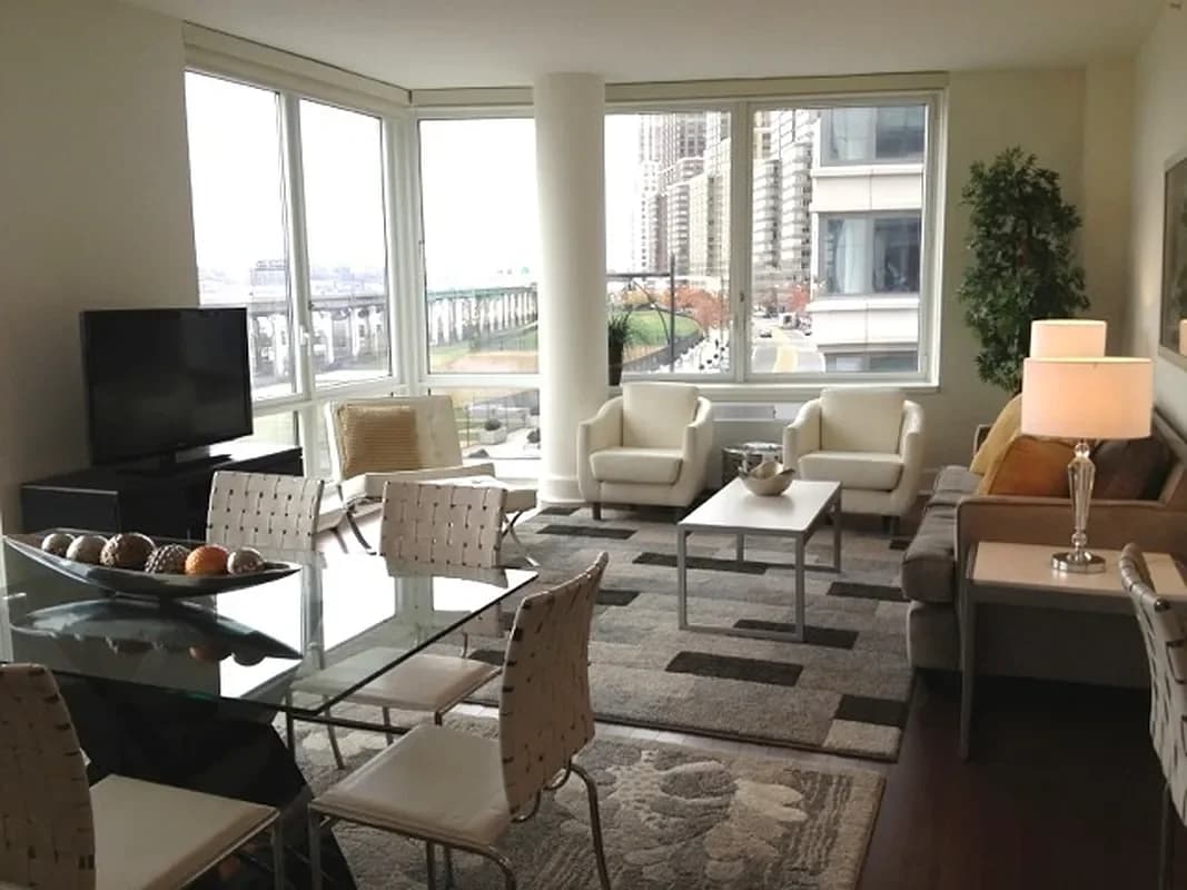 60 Riverside Boulevard #1007, Manhattan, NY 10069 apartment_living_room 1