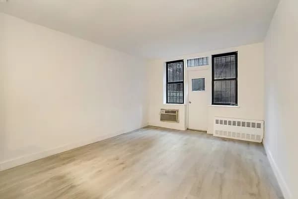 330 East 85 Street #1A, Manhattan, NY 10028 apartment_living_room 1