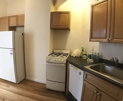 202 East 21 Street #4, Manhattan, NY 10010 apartment_kitchen 1