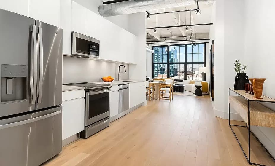 475 Kent Avenue #803, Brooklyn, NY 11249 apartment_kitchen 3